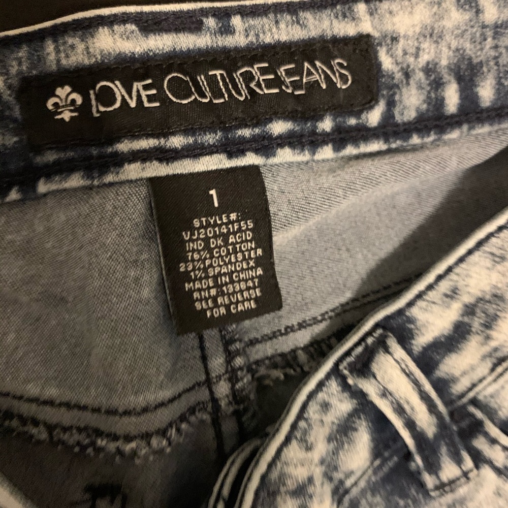 Acid Wash Jeans - Picture 3 of 3
